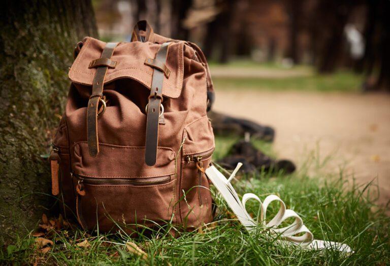 Magische Fabelwesen - Rätselrucksack Lila