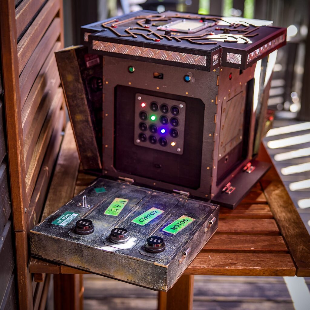 Biosphären-Decoder – mobile Escape Box für große Gruppen mit interaktiven Rätseln
