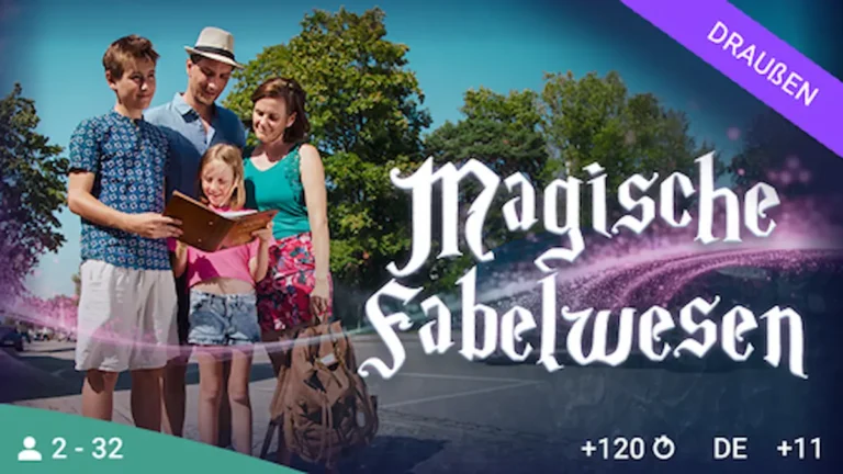 Familie löst Rätsel bei der Outdoor Rätseltour „Magische Fabelwesen“ von One Hour Left